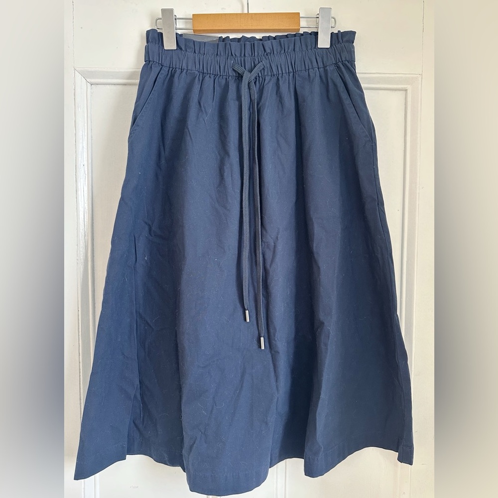 🏷️ NWT Cotton Poplin Tie-Waist Midi Skirt in Preppy Navy. Size Small.